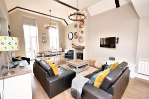 Lounge- click for photo gallery